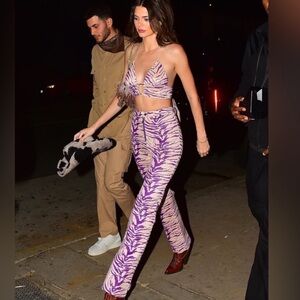 I am Gia xs full set top and bottom